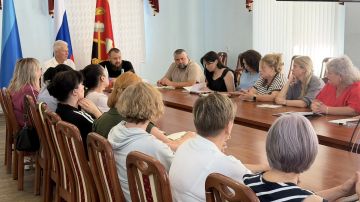Сегодня провели встречу с Председателем социального комитета Народного Совета ЛНР Иваном Владимировичем Санаевым, президентом Луганского фонда поддержки регионального сотрудничества и развития Максимом Масленниковым, а также...