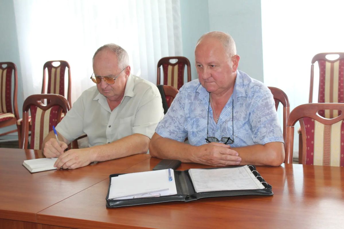 В Краснодоне проведено плановое совещание по подготовке к осенне - зимнему периоду 2026–2027 годов В Краснодоне проведено плановое совещание по подготовке к осенне - зимнему периоду 2026–2027 годов