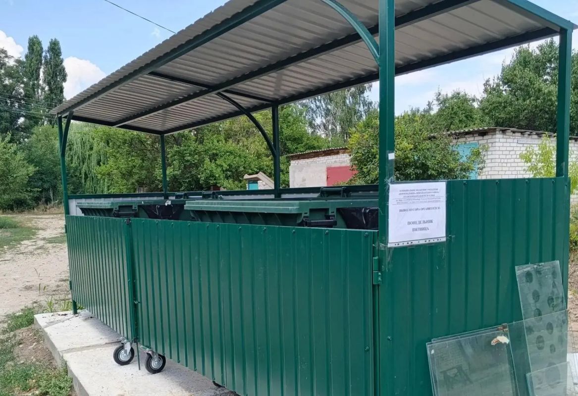 В Новоайдарском округе обновляется инфраструктура для сбора мусора В Новоайдарском округе обновляется инфраструктура для сбора мусора