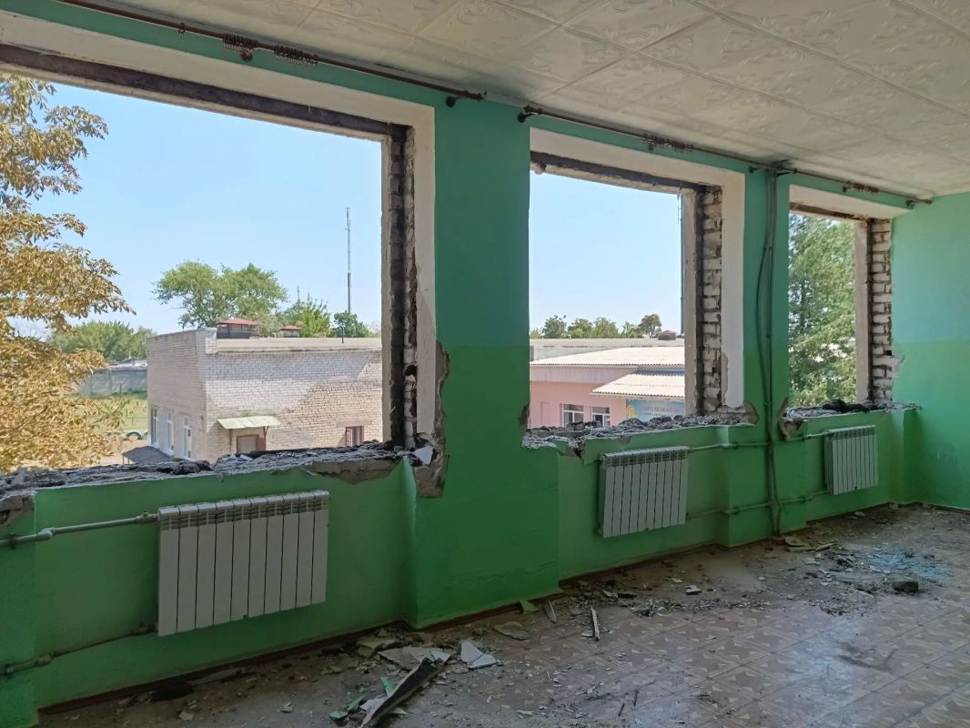 Новая жизнь школы № 8: в Ровеньках продолжается масштабное обновление образовательного учреждения В городском округе город Ровеньки полным ходом идет восстановление социально значимых объектов, одним из которых является... Новая жизнь школы № 8: в Ровеньках продолжается масштабное обновление образовательного учреждения В городском округе город Ровеньки полным ходом идет восстановление социально значимых объектов, одним из которых является...