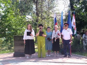 В Суходольске состоялся памятный митинг, приуроченный годовщине авиаудара по городу
