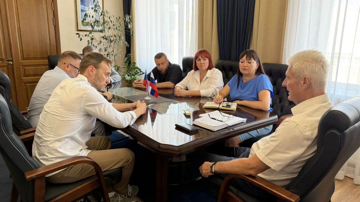 Сегодня на нашей краснодонской земле принимал гостей из Москвы и СанктПетербурга — мы познакомились в Школе управления Сколково в рамках Образовательной программы «Угольные города России» Министерства энергетики Российской... Сегодня на нашей краснодонской земле принимал гостей из Москвы и СанктПетербурга — мы познакомились в Школе управления Сколково в рамках Образовательной программы «Угольные города России» Министерства энергетики Российской...