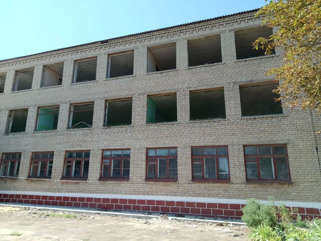 Новая жизнь школы № 8: в Ровеньках продолжается масштабное обновление образовательного учреждения В городском округе город Ровеньки полным ходом идет восстановление социально значимых объектов, одним из которых является... Новая жизнь школы № 8: в Ровеньках продолжается масштабное обновление образовательного учреждения В городском округе город Ровеньки полным ходом идет восстановление социально значимых объектов, одним из которых является...