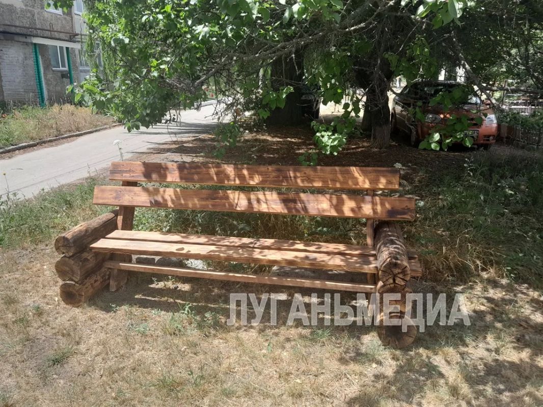 В Меловом прошли работы по благоустройству двора многоквартирного дома В Меловом прошли работы по благоустройству двора многоквартирного дома