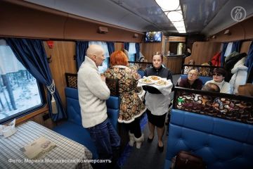 Свердловская железная дорога (СвЖД) организует в пятницу, 7 августа, промо-рейс ретропоезда «Уральский экспресс» по маршруту Екатеринбург — Невьянск с целью презентации нового однодневного тура