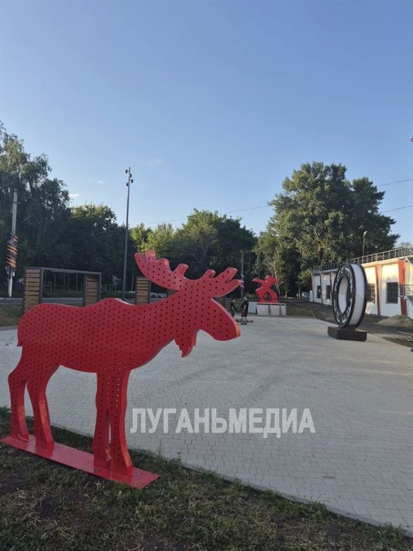 В Ровеньках завершается обновление площади Республики Коми В Ровеньках завершается обновление площади Республики Коми