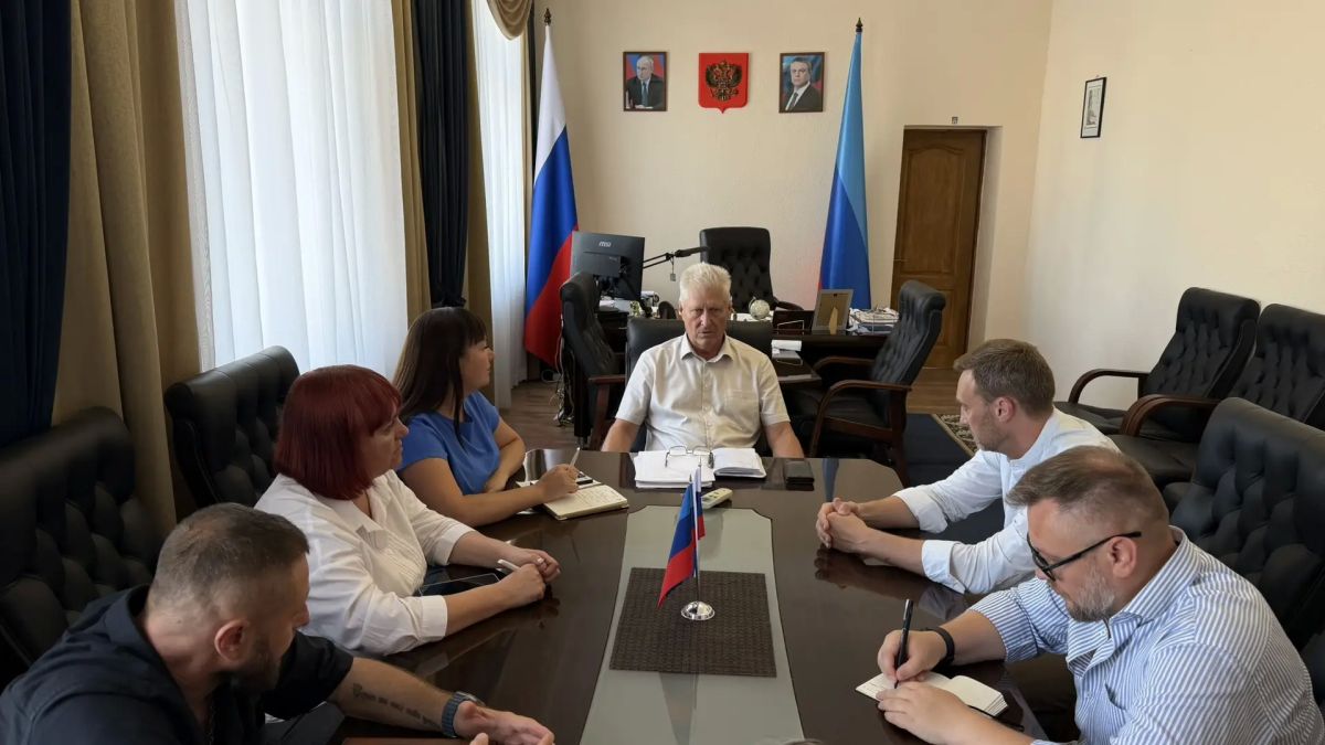 Сегодня на нашей краснодонской земле принимал гостей из Москвы и СанктПетербурга — мы познакомились в Школе управления Сколково в рамках Образовательной программы «Угольные города России» Министерства энергетики Российской... Сегодня на нашей краснодонской земле принимал гостей из Москвы и СанктПетербурга — мы познакомились в Школе управления Сколково в рамках Образовательной программы «Угольные города России» Министерства энергетики Российской...