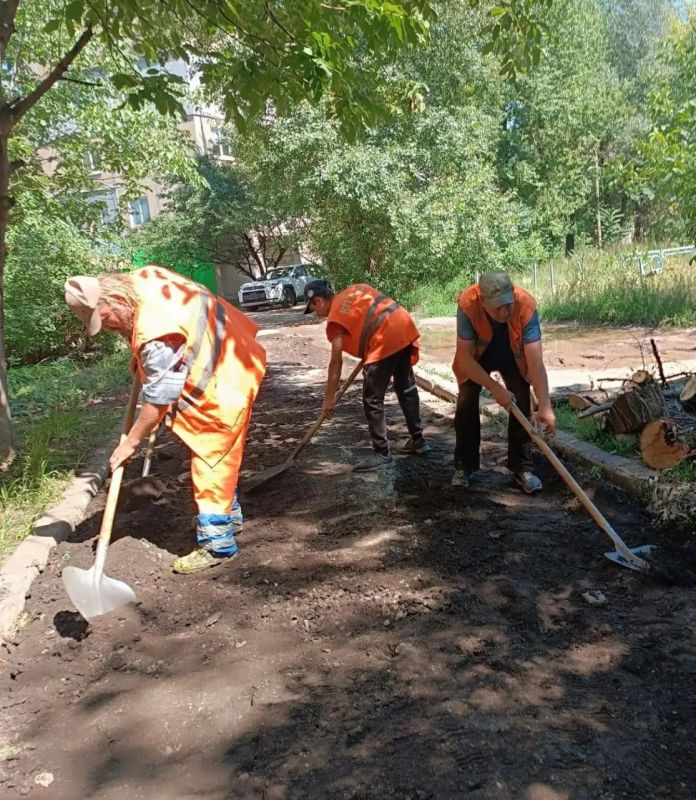Коммунальными службами проведены работы на территории города Коммунальными службами проведены работы на территории города