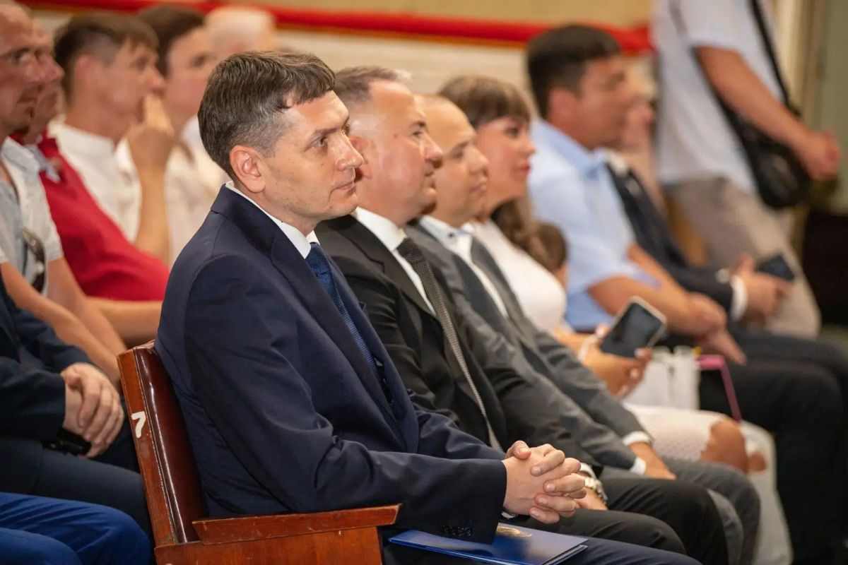В ЛНР отметили 70-летие строительной отрасли В ЛНР отметили 70-летие строительной отрасли