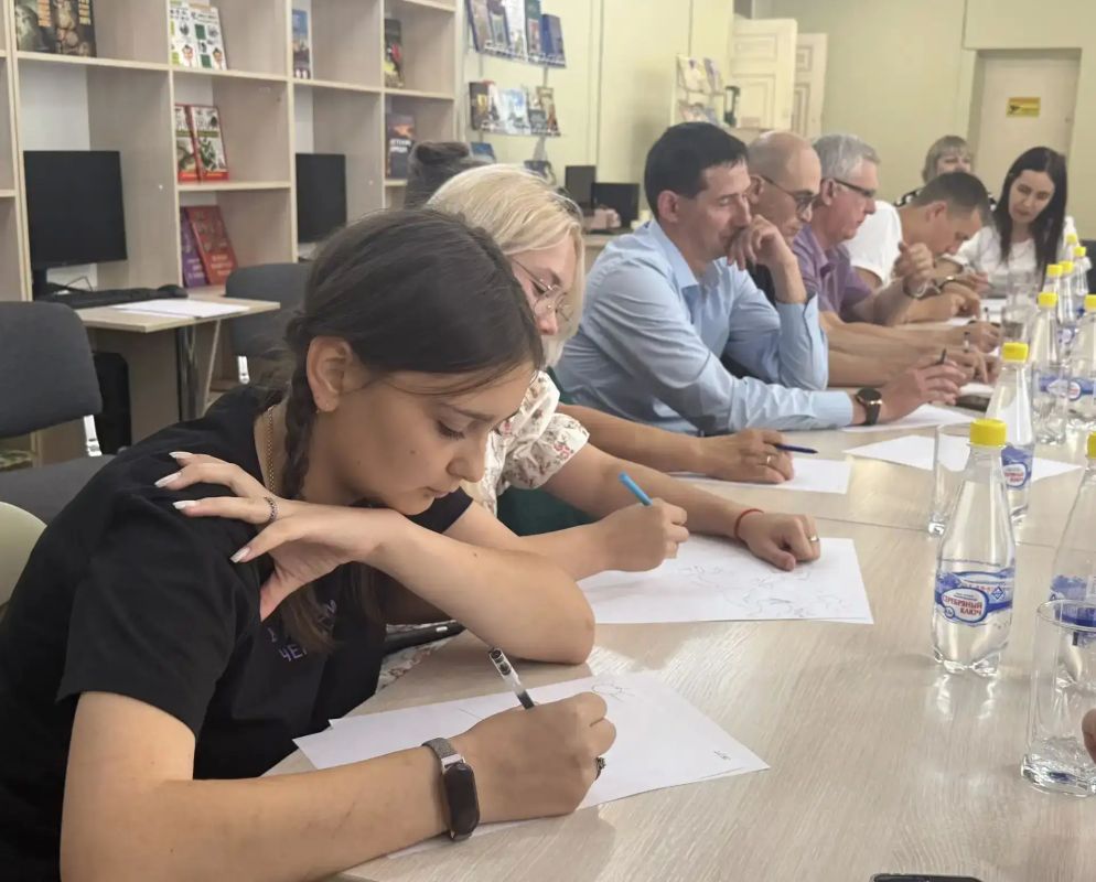 В Антраците прошла встреча представителей муниципальных образований городов Антрацит, Ровеньки и Свердловск, посвящённая развитию молодёжной политики и повышению эффективности государственных программ для подрастающего... В Антраците прошла встреча представителей муниципальных образований городов Антрацит, Ровеньки и Свердловск, посвящённая развитию молодёжной политики и повышению эффективности государственных программ для подрастающего...