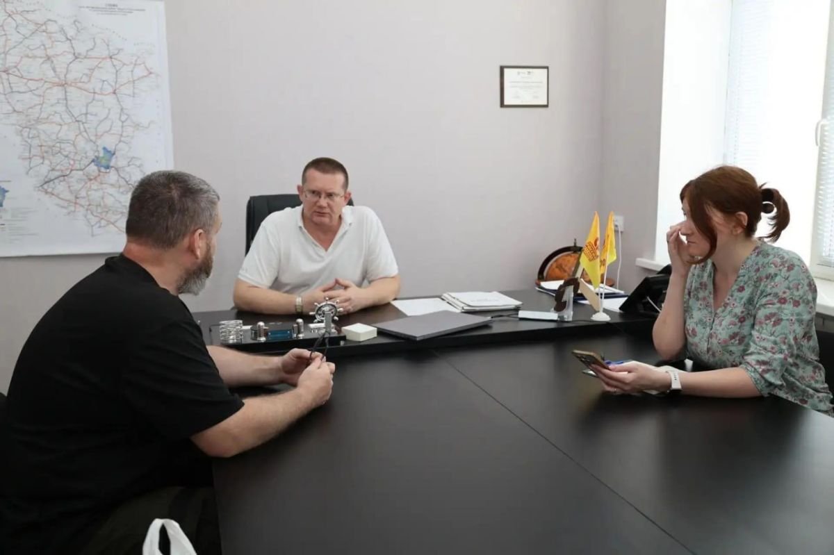 ПРИЕМ ГРАЖДАН!. Руководитель фракции СПРАВЕДЛИВАЯ РОССИЯ в Народном Совете ЛНР Геннадий Тараканов провел очередной прием граждан ПРИЕМ ГРАЖДАН!. Руководитель фракции СПРАВЕДЛИВАЯ РОССИЯ в Народном Совете ЛНР Геннадий Тараканов провел очередной прием граждан