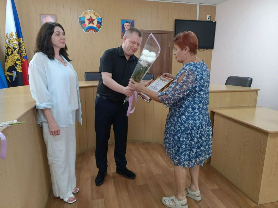 В Ровеньках торжественно отметили День физкультурника В Ровеньках состоялось торжественное мероприятие, посвященное Дню физкультурника. Праздник объединил тех, для кого спорт стал не просто профессией, а настоящим... В Ровеньках торжественно отметили День физкультурника В Ровеньках состоялось торжественное мероприятие, посвященное Дню физкультурника. Праздник объединил тех, для кого спорт стал не просто профессией, а настоящим...