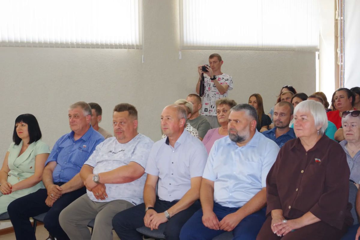 За каждым обновленным объектом – ваш труд: в Славяносербске поздравили строителей с профессиональным праздником За каждым обновленным объектом – ваш труд: в Славяносербске поздравили строителей с профессиональным праздником