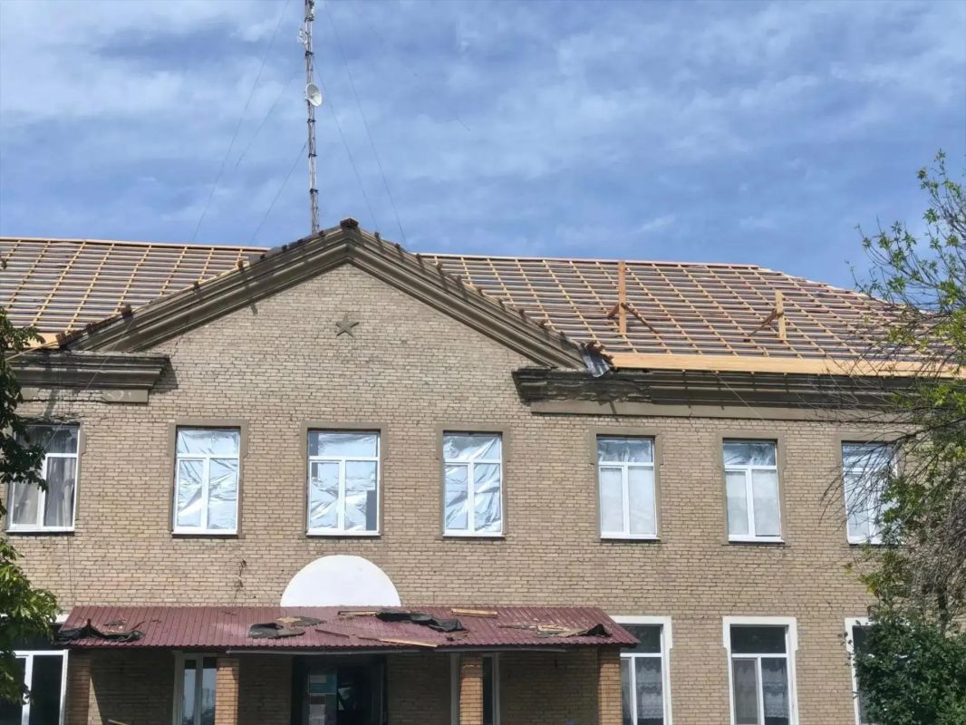 Республика Коми продолжает ремонт в Михайловской школе имени А.И. Малёна Республика Коми продолжает ремонт в Михайловской школе имени А.И. Малёна
