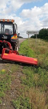Дорожные службы ЛНР продолжают работу по благоустройству автодорог республики