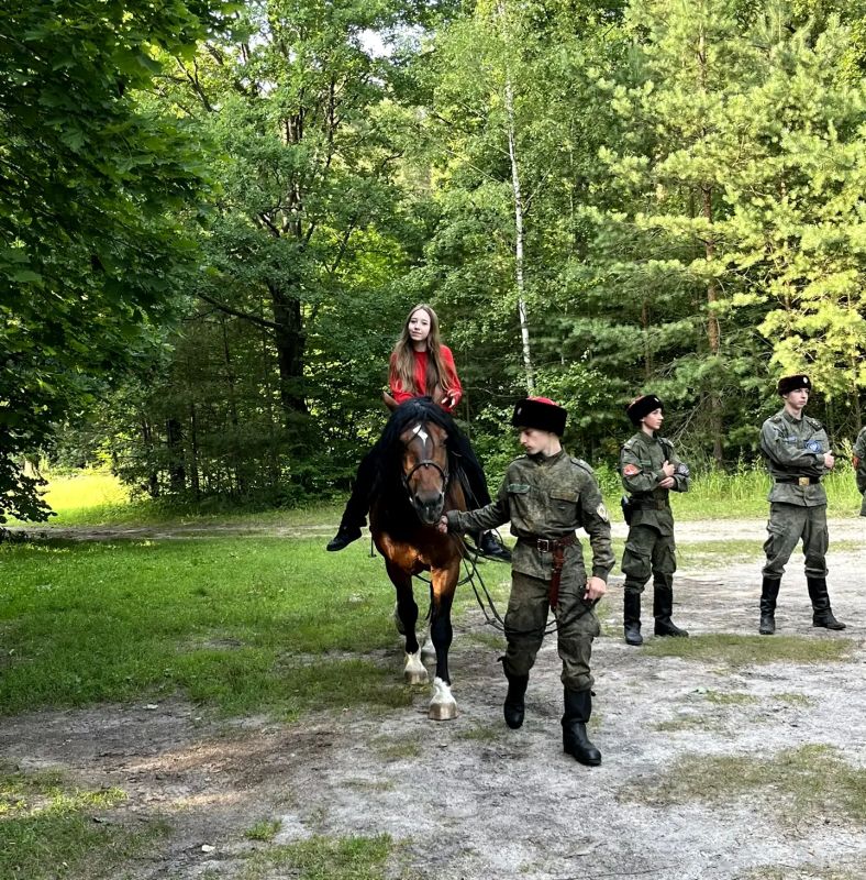 25 детей из ЛНР приняли участие в смене детской полевой экспедиции «Засечная дружина» на территории национального парка «Угра» Калужской области 25 детей из ЛНР приняли участие в смене детской полевой экспедиции «Засечная дружина» на территории национального парка «Угра» Калужской области