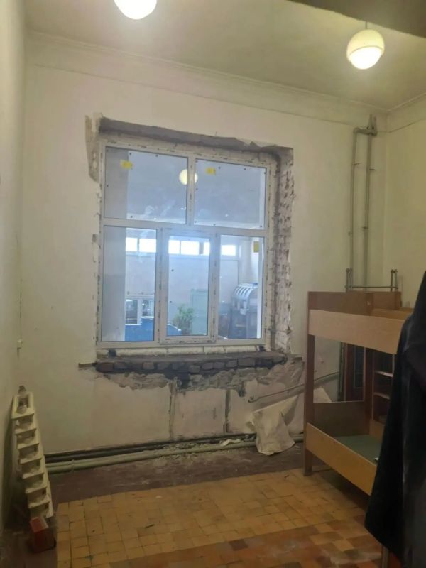 Республика Коми продолжает ремонт Ясеновской гимназии Республика Коми продолжает ремонт Ясеновской гимназии