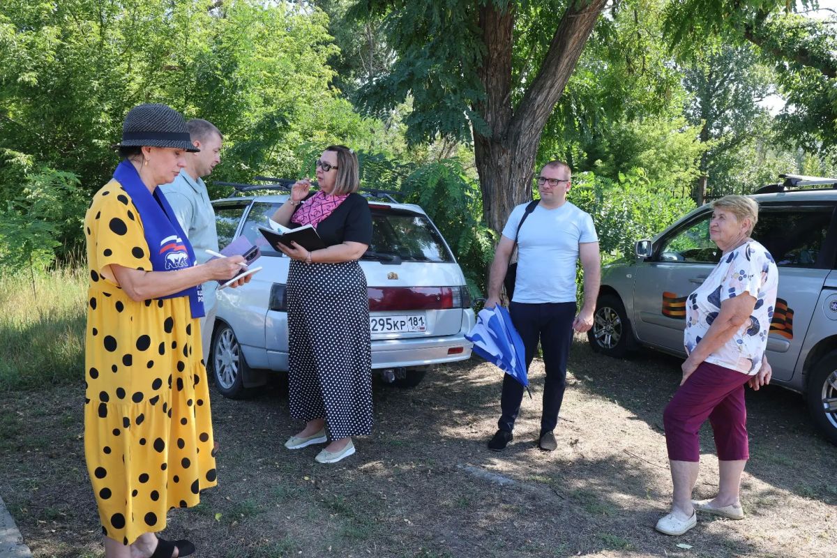 06.08.2026 Врип главы Городского округа г. Рубежное Евгений Шаталин провёл встречу с жителями посёлка Южный