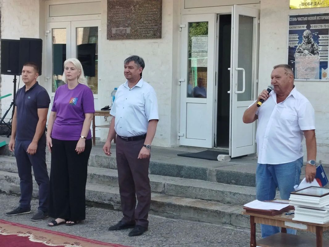 Делегация Администрации Брянки приняла участие во Всероссийской открытой Спартакиаде на стадионе «Победа» в Стаханове Делегация Администрации Брянки приняла участие во Всероссийской открытой Спартакиаде на стадионе «Победа» в Стаханове