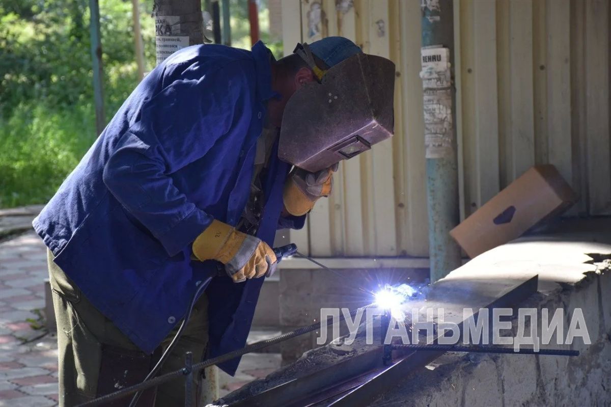 В Брянке стартовал ремонт подземного пешеходного перехода по улице Московской В Брянке стартовал ремонт подземного пешеходного перехода по улице Московской