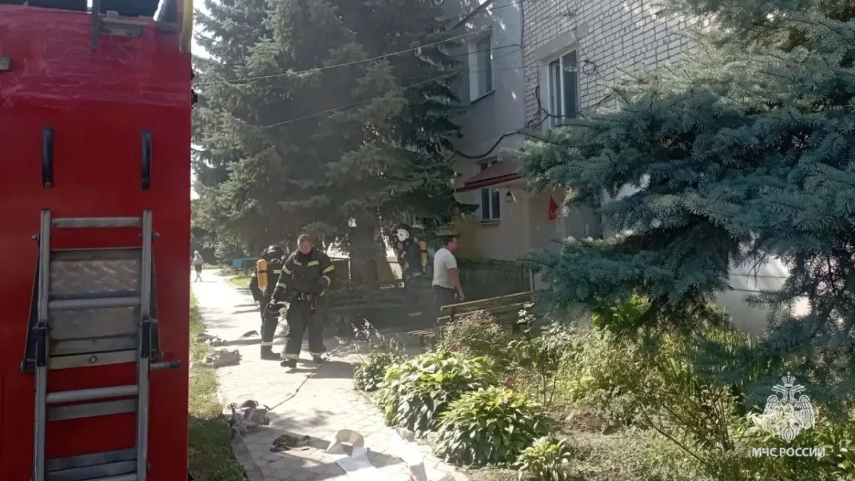 Свеча едва не уничтожила квартиру в Новопскове