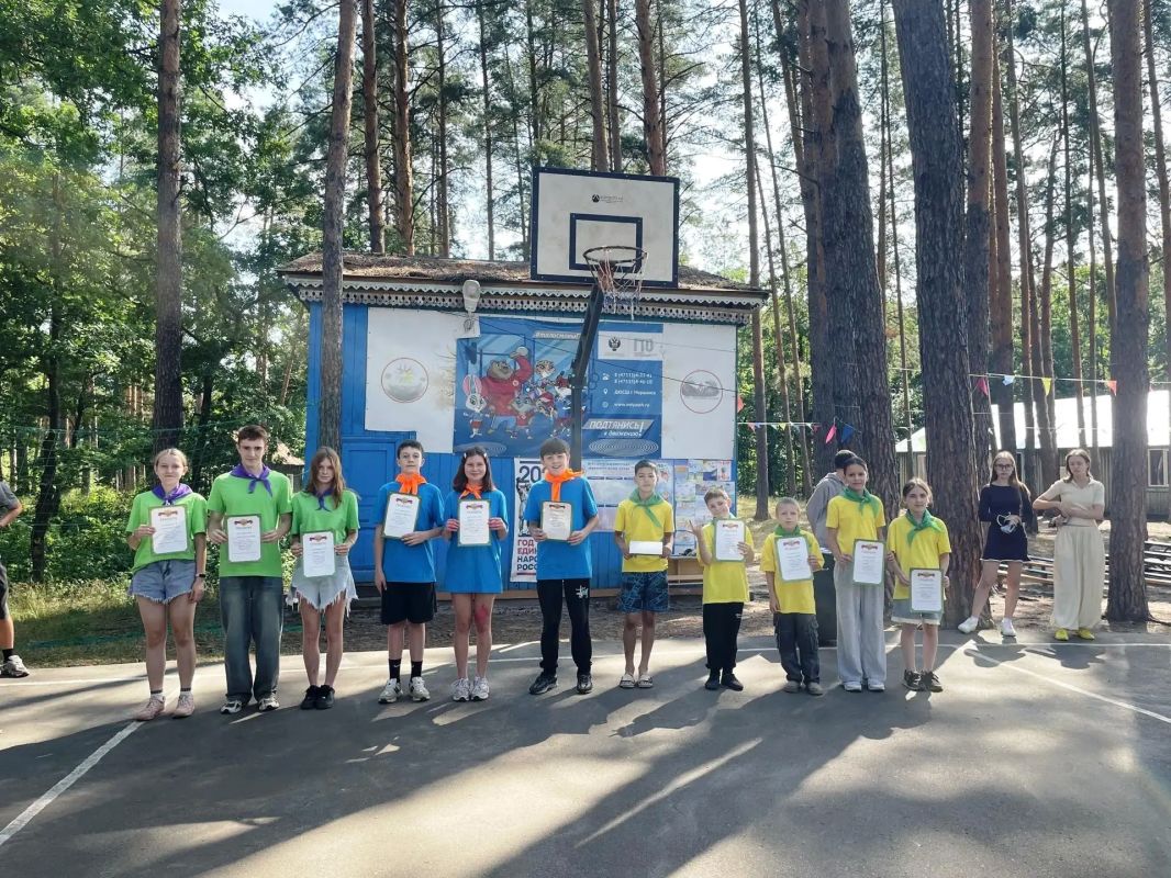 Ребят из Новоайдара наградили грамотами и подарками в честь закрытия смены в тамбовском лагере Ребят из Новоайдара наградили грамотами и подарками в честь закрытия смены в тамбовском лагере