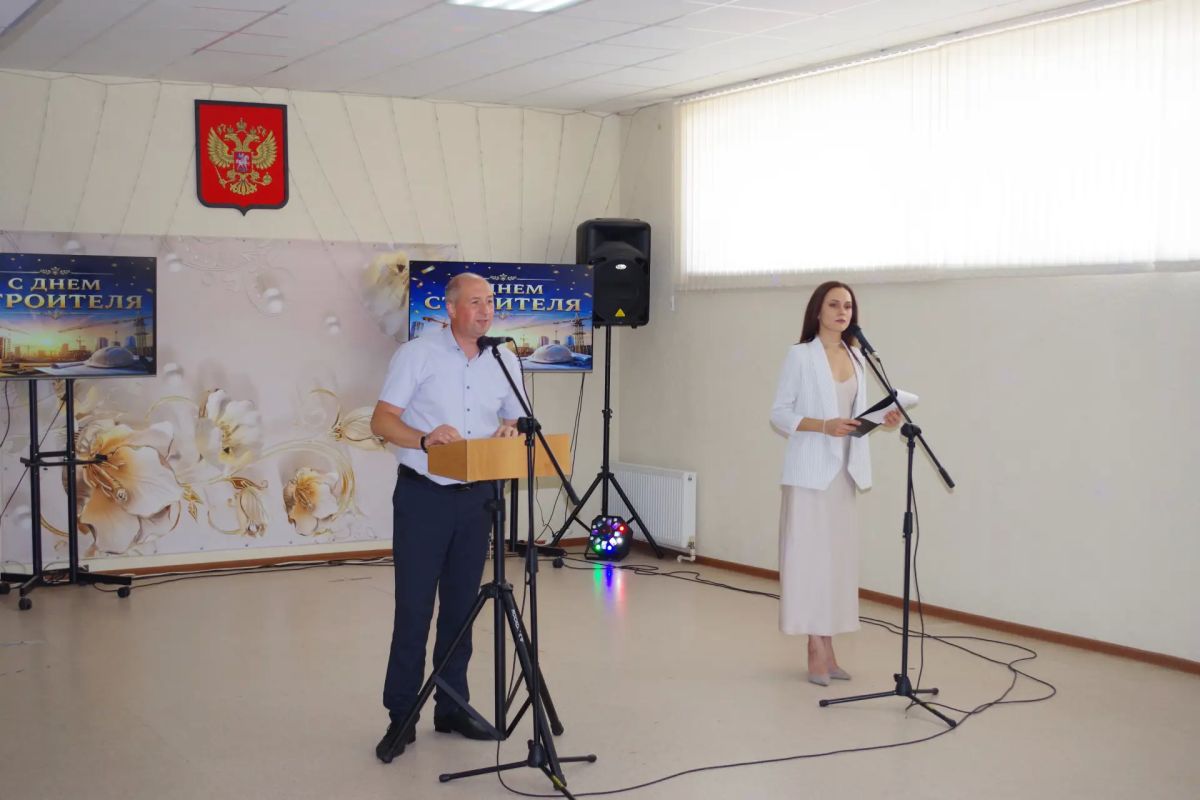 За каждым обновленным объектом – ваш труд: в Славяносербске поздравили строителей с профессиональным праздником За каждым обновленным объектом – ваш труд: в Славяносербске поздравили строителей с профессиональным праздником
