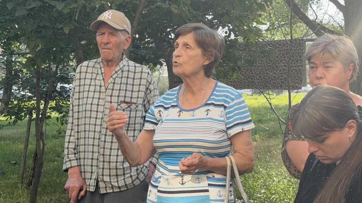 «Муниципальный диалог»: Жители квартала Щербакова в Луганске пообщались с представителями власти «Муниципальный диалог»: Жители квартала Щербакова в Луганске пообщались с представителями власти