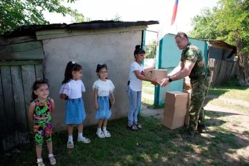 Росгвардейцы доставили помощь жителям ЛНР