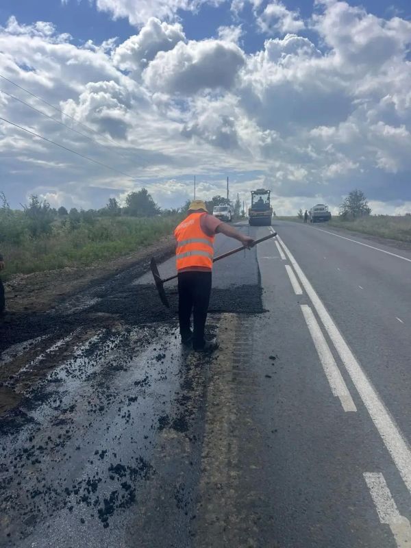 На участке автомобильной дороги Лутугино – Волнухино в черте города Лутугино завершается ключевой этап дорожно-строительных работ На участке автомобильной дороги Лутугино – Волнухино в черте города Лутугино завершается ключевой этап дорожно-строительных работ