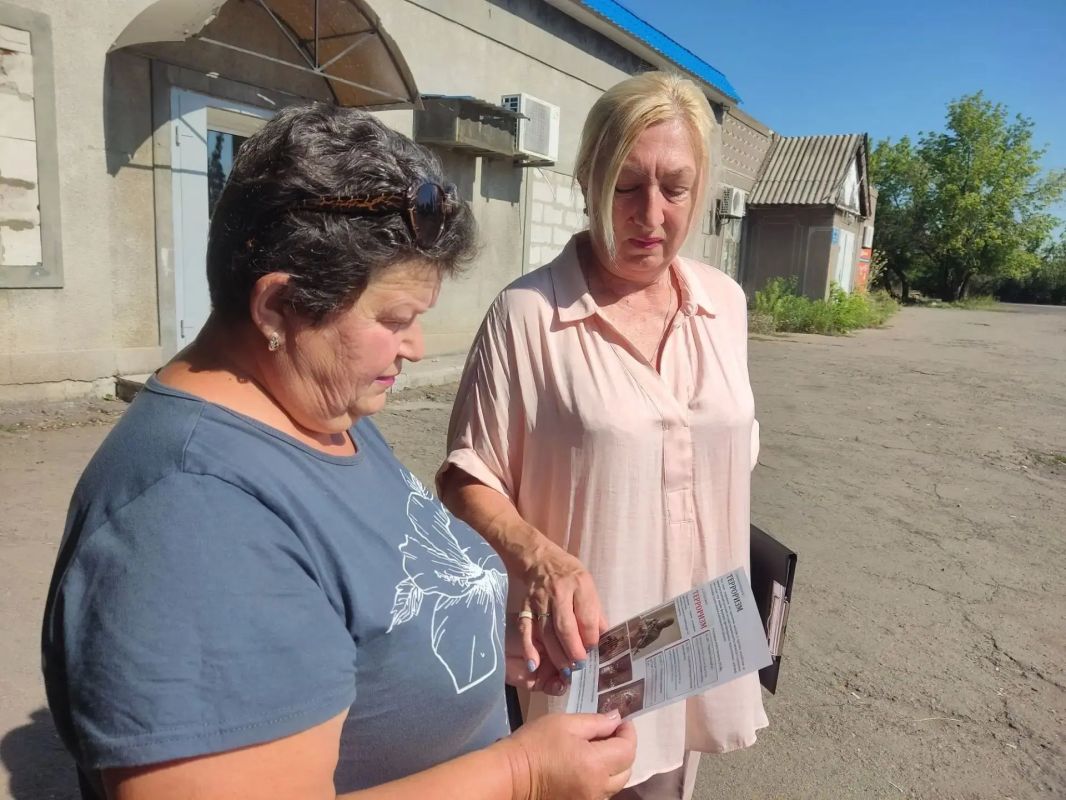 В целях профилактики проявлений терроризма и экстремизма на подведомственной территории сотрудники отдела жизнеобеспечения г. Вахрушево, г. Миусинск, пгт. Хрустальное управления развитием территорий Администрации провели... В целях профилактики проявлений терроризма и экстремизма на подведомственной территории сотрудники отдела жизнеобеспечения г. Вахрушево, г. Миусинск, пгт. Хрустальное управления развитием территорий Администрации провели...