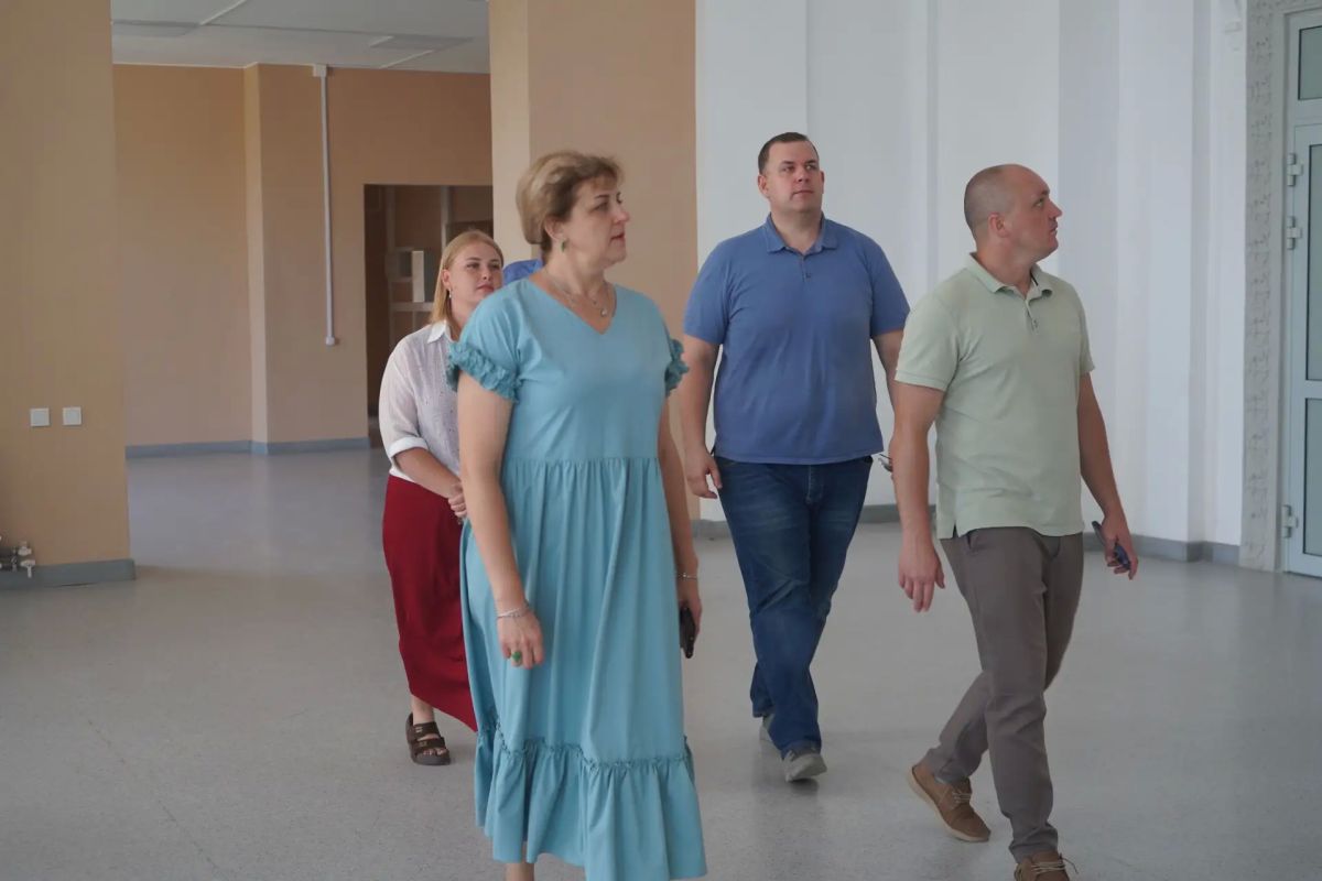 Председатель Совета округа вместе с коллегами провёл депутатский контроль отремонтированного Красноярским краем ДК им. Ленина в Червонопартизанске Председатель Совета округа вместе с коллегами провёл депутатский контроль отремонтированного Красноярским краем ДК им. Ленина в Червонопартизанске