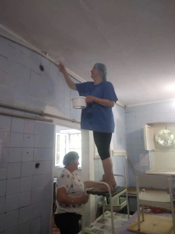 "В ГБДОУ ЛНР "Краснолучский детский сад № 11 "Ромашка" сейчас шумно, пахнет свежей краской и строительной пылью — полным ходом идёт долгожданный ремонт "В ГБДОУ ЛНР "Краснолучский детский сад № 11 "Ромашка" сейчас шумно, пахнет свежей краской и строительной пылью — полным ходом идёт долгожданный ремонт
