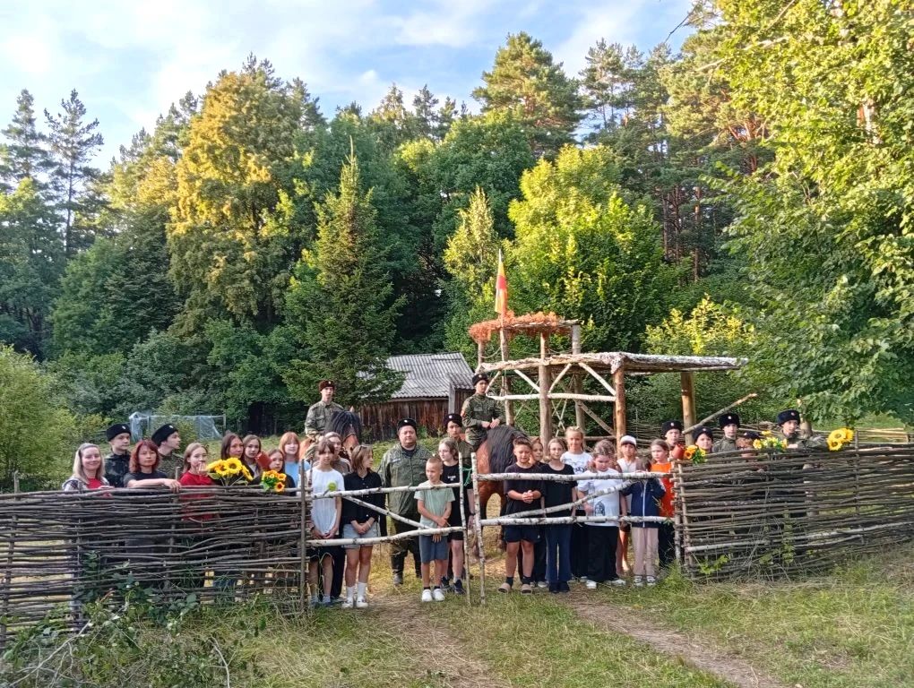 25 детей из ЛНР приняли участие в смене детской полевой экспедиции «Засечная дружина» на территории национального парка «Угра» Калужской области 25 детей из ЛНР приняли участие в смене детской полевой экспедиции «Засечная дружина» на территории национального парка «Угра» Калужской области