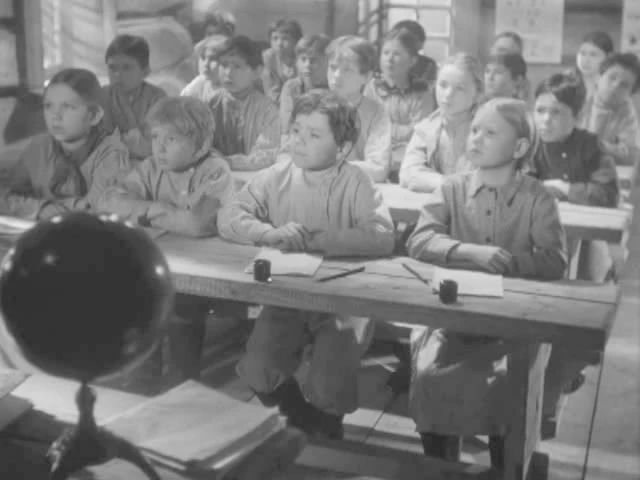 ПОЧТОВАЯ ПОДБОРКА . Лёгкость, юмор и дух эпохи — всё это в двухсерийной короткометражке ПОЧТОВАЯ ПОДБОРКА . Лёгкость, юмор и дух эпохи — всё это в двухсерийной короткометражке