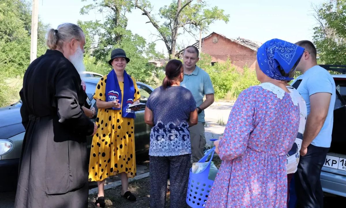 06.08.2026 Врип главы Городского округа г. Рубежное Евгений Шаталин провёл встречу с жителями посёлка Южный 06.08.2026 Врип главы Городского округа г. Рубежное Евгений Шаталин провёл встречу с жителями посёлка Южный