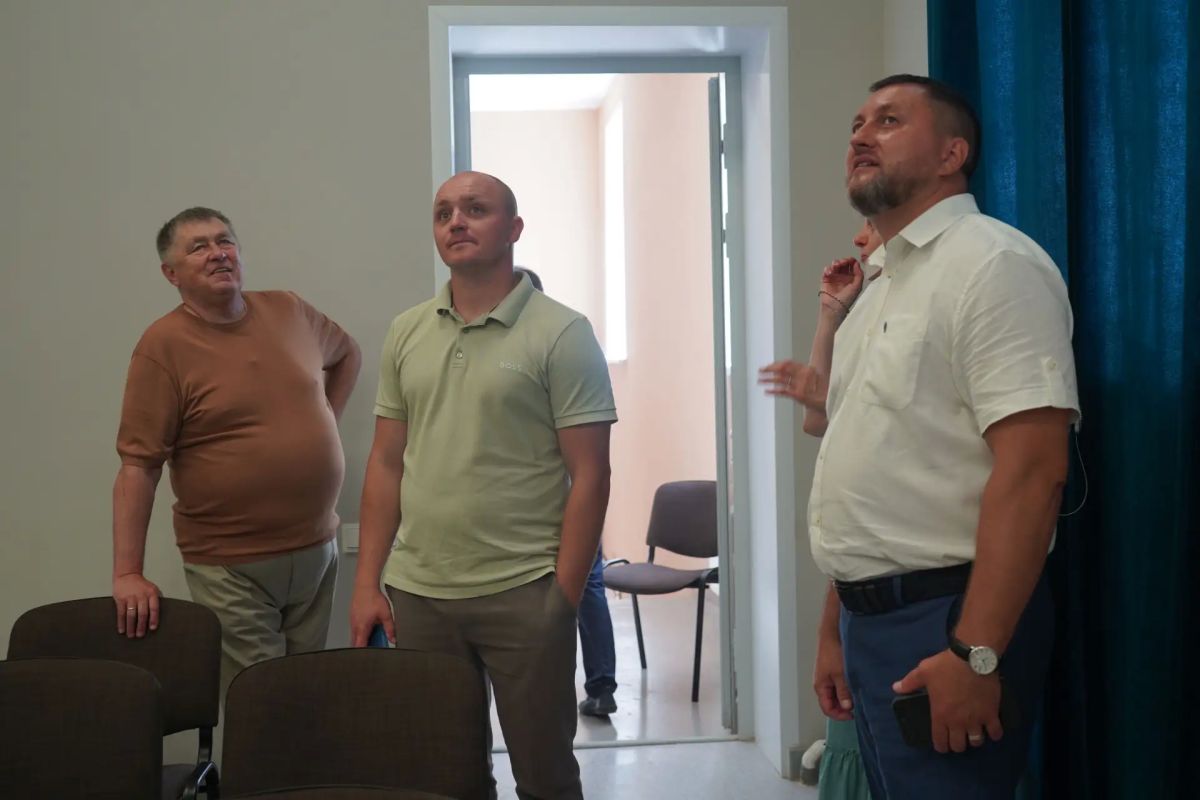 Председатель Совета округа вместе с коллегами провёл депутатский контроль отремонтированного Красноярским краем ДК им. Ленина в Червонопартизанске Председатель Совета округа вместе с коллегами провёл депутатский контроль отремонтированного Красноярским краем ДК им. Ленина в Червонопартизанске