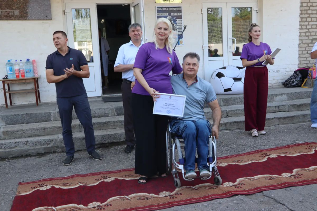 В преддверии Дня физкультурника в Стаханове наградили сотрудников спортивной сферы и ветеранов спорта В преддверии Дня физкультурника в Стаханове наградили сотрудников спортивной сферы и ветеранов спорта