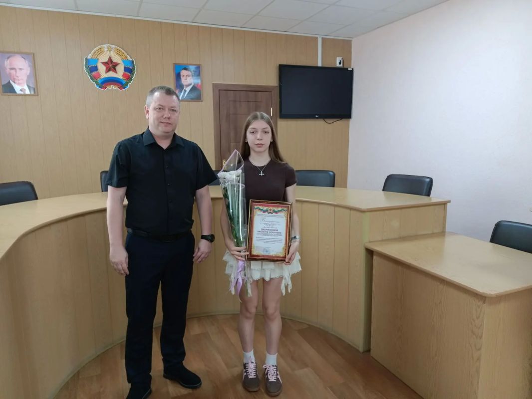 В Ровеньках торжественно отметили День физкультурника В Ровеньках состоялось торжественное мероприятие, посвященное Дню физкультурника. Праздник объединил тех, для кого спорт стал не просто профессией, а настоящим... В Ровеньках торжественно отметили День физкультурника В Ровеньках состоялось торжественное мероприятие, посвященное Дню физкультурника. Праздник объединил тех, для кого спорт стал не просто профессией, а настоящим...
