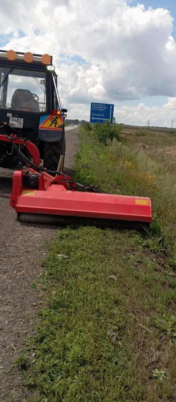 Дорожные службы ЛНР продолжают работу по благоустройству автодорог республики Дорожные службы ЛНР продолжают работу по благоустройству автодорог республики