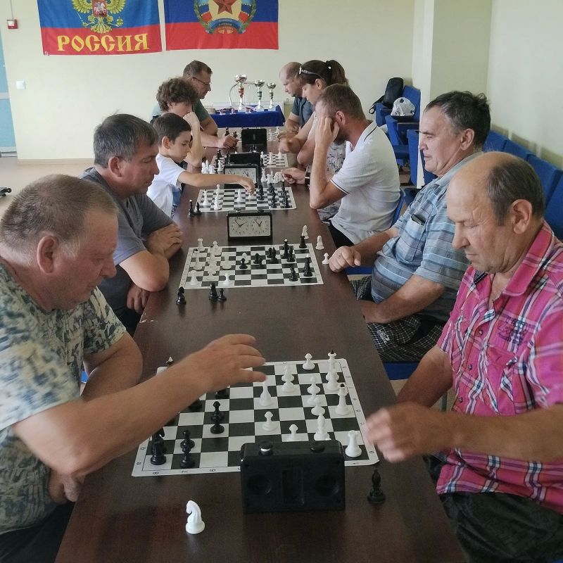 Интеллект, спорт и награды: на стадионе «Строитель» состоялся шахматный турнир ко Дню физкультурника! Интеллект, спорт и награды: на стадионе «Строитель» состоялся шахматный турнир ко Дню физкультурника!