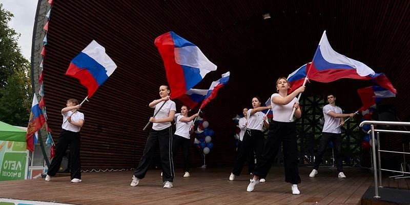 Дарья Лантратова: На патриотическом фестивале «Россия Дарья Лантратова: На патриотическом фестивале «Россия