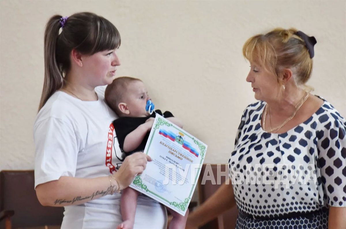 В Брянке в рамках марафона «Сила России» прошла открытая тренировка по тайскому боксу В Брянке в рамках марафона «Сила России» прошла открытая тренировка по тайскому боксу