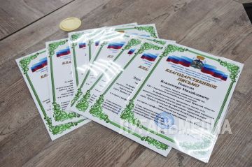В Брянке с профессиональным праздником поздравили строителей из региона-шефа