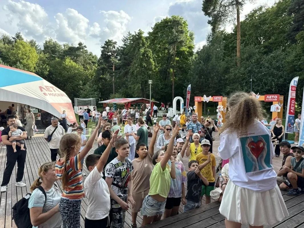 Дарья Лантратова: На патриотическом фестивале «Россия Дарья Лантратова: На патриотическом фестивале «Россия