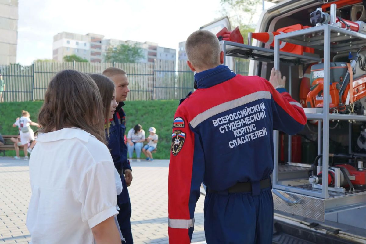 Инструкторы ЛугРО ВСКС провели «Городок безопасности» для детей Луганска Инструкторы ЛугРО ВСКС провели «Городок безопасности» для детей Луганска