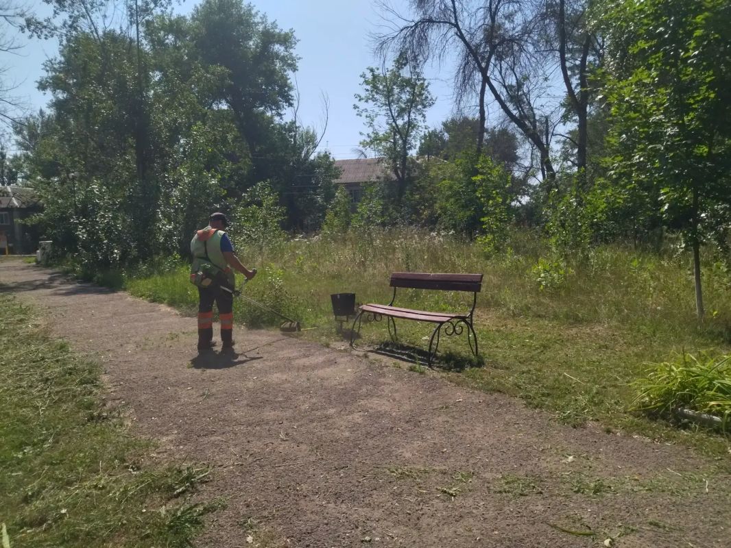 В городе Суходольске проведены работы по благоустройству В городе Суходольске проведены работы по благоустройству