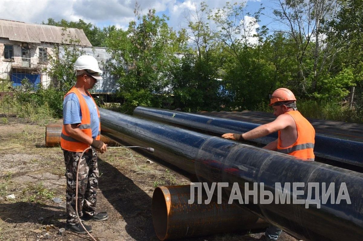 Регион-шеф продолжает восстановительные работы в Брянке Регион-шеф продолжает восстановительные работы в Брянке