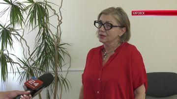 КИРОВСК. ПОМОЩЬ ВЕТЕРАНАМ В Кировске прошёл приём в мобильной юридической приёмной «Правомобиль.КСВО». Семьи военнослужащих и участники спецоперации смогли получить консультации профильных специалистов