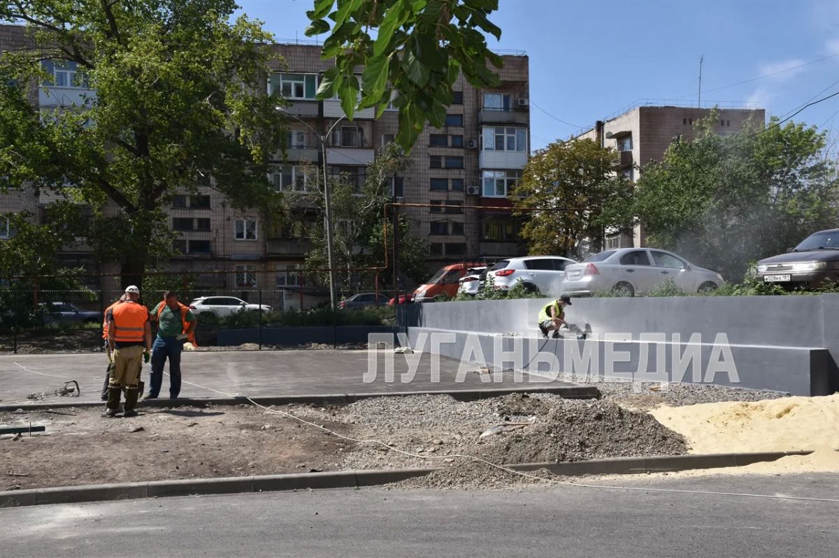 В Краснодоне ведется капитальный ремонт помещения ЗАГСа В Краснодоне ведется капитальный ремонт помещения ЗАГСа